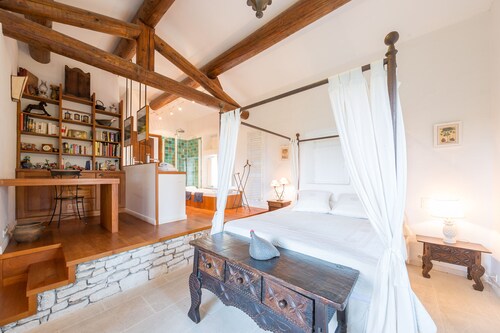 Mas en pierre avec vue exceptionnelle sur le Grand Luberon 4 * office tourisme