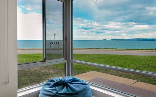 South Seas 3 Port Elliot Beachfront with views of Knights Beach