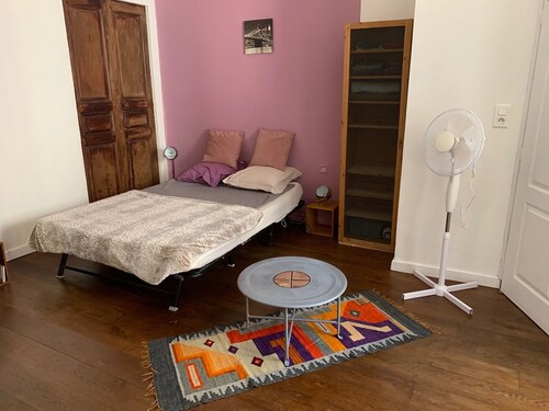 location studio meublé tout confort en centre ville près du vieux port