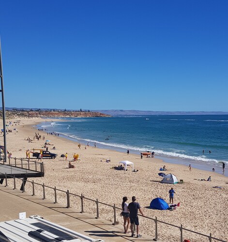 Private 2BR unit 4 beds free wifi & netflix & parks wine/beach