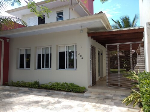 House 90 meters from the beach Lagoinha located in a gated community.