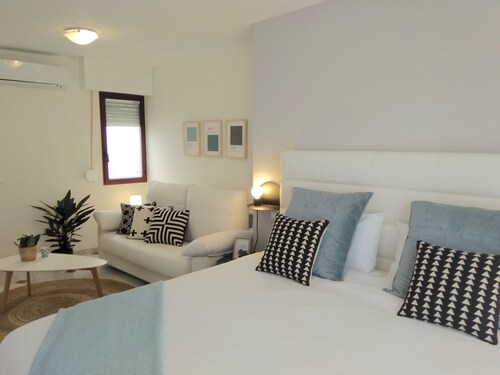 Frontline Estepona Penthouse Duplex With Roof Top Terrace & Hot Tub