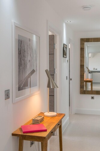 Apartment 3 Waterstone House - Sea Front Apartment, Hot Tub