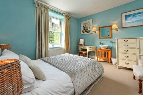 STUNNING, SPACIOUS FAMILY HOUSE IN THE CENTRE OF ABERSOCH