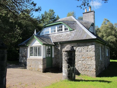 Traditional Stone Built Gate House In The Heart Of The Highlands