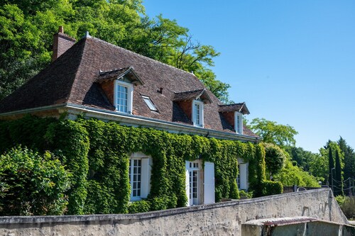 Magnifique demeure de caractère, parc du Chateau des Ormeaux, 6 km d'Amboise.