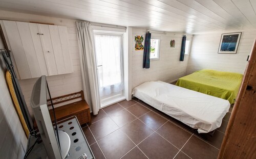 Chalet sur pilotis entre Méditerranée et étangs, Gruissan, pour 7 personnes,WIFI