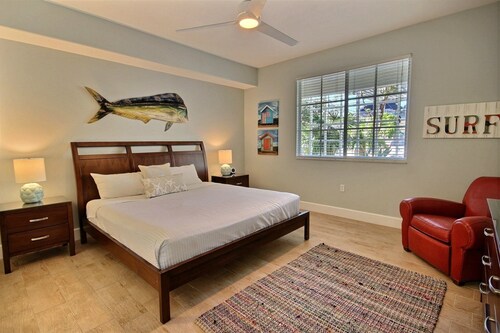 Chic marina front villa! 114 Mariners Club Key Largo