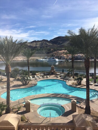 BEAUTIFUL LAKE LAS VEGAS, 2 BDRM, 2 BATH, CONDO OVER LOOKING POOL & LAKE !!