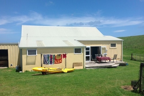 Farview Bach - Rural, beach, river and fishing!