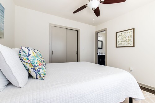 202 Reagan · Trendy Apartment in the City
