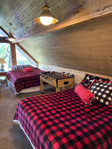 The Moonlight Bay Chalet has Picture Perfect Water views