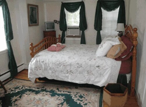 Historic 1790 Stagecoach Inn
