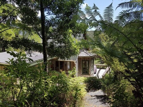 Whaler's Cottage - Great Barrier Island