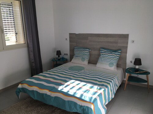 F2 comme neuf rez de villa entre mer et montagne