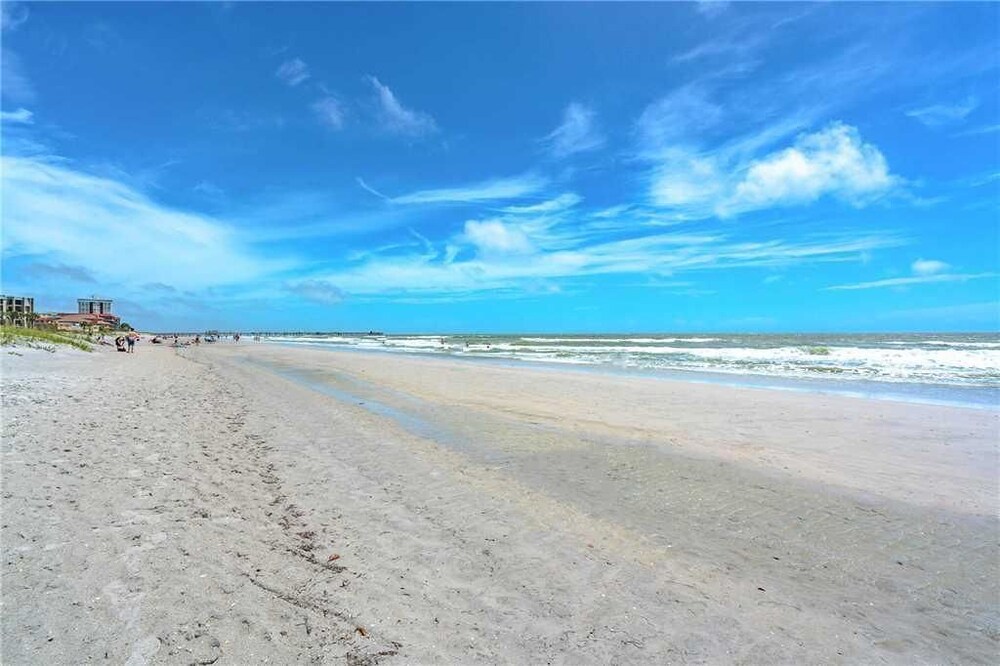 House, 3 Bedrooms, Balcony, Beachfront (Beach View) - Featured Image