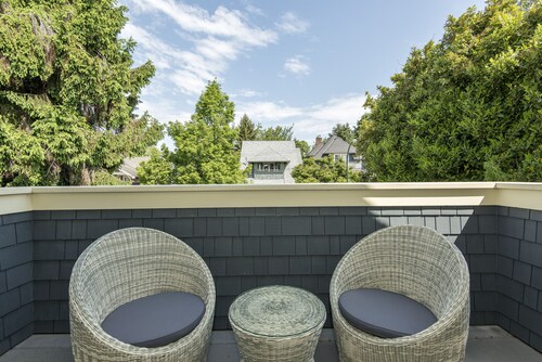 ⭐ Perfect for Families - Ultimate in Luxury - Steps from the Beach!⭐