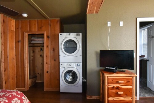 Located inside a Missouri Vineyard, pet-friendly & free kayaking