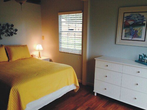 Two Bedroom Waterfront Fishing Cottage on San Sebastian River with boat dock