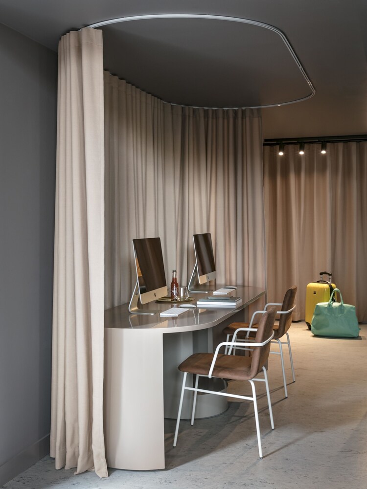 Executive Lounge