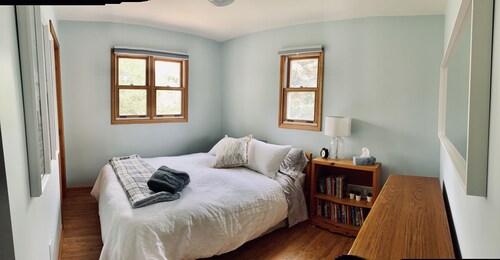 Perfect Family Lake Erie Beach House with Private Sandy Beach & Amazing Sunsets
