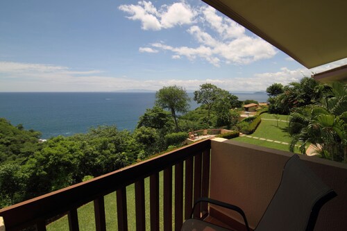 Villa California, with a spectacular Ocean View . Adventure awaits you.