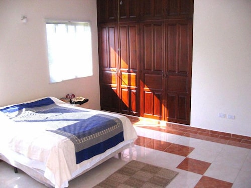 Soak in the Sun, Sand and Scenery-walk to Beach-Best Rates for LUXURY & VIEW