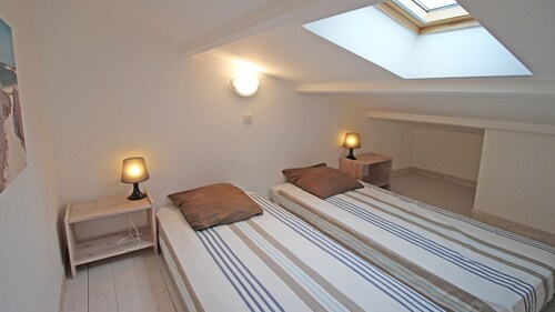 Le Clos des Flots - Jolie maison avec patio privé, coeur du village de La Flotte