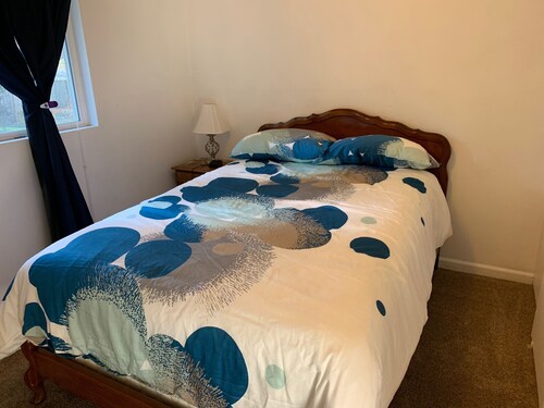 Close to Microsoft/Google- Updated 4bd/2ba Kirkland Home