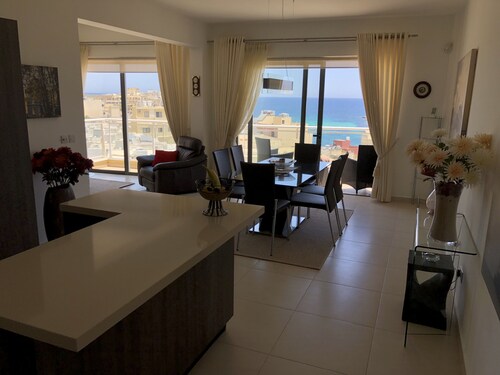 Ta Monita Marsascala Luxurious 2 Bed / 2 bath Sea view apartm with Pool access*