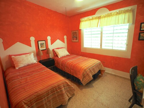 Comfortable Home With Private Pool, Near Beaches, Rain Forest