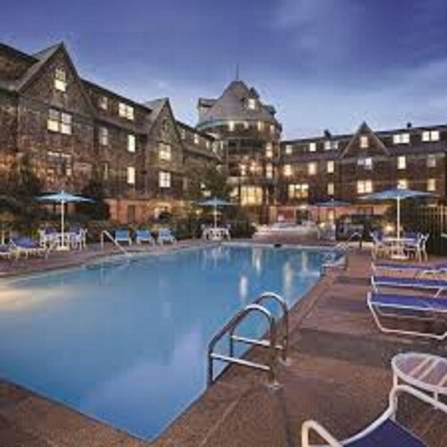 Newport-RI Longwharf Rental-Downtown Location