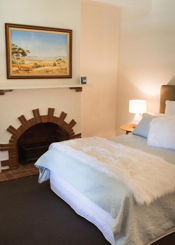 Historic home in top central Barossa location