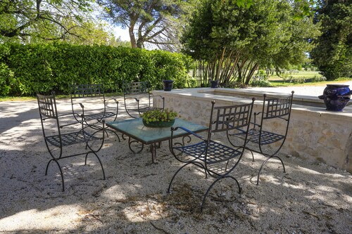 Gîte 4/6 Domaine de Rochegude, Ile de la Barhelasse, en campagne