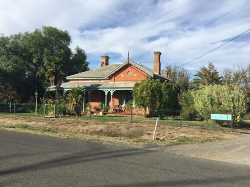 Vine Hill Villa - Farm Stay Cottage