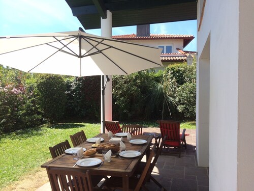 Maison spacieuse d'environ 280m2 dans un lotissement calme en bord de mer