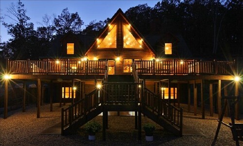 Premiere Shenandoah Valley Log Lodge Luray Gameroom Hot Tub - UP TO 25 GUESTS