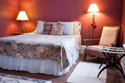 Charming Cottage In Sleeping Bear Sand Dunes Near Lake MI Beach