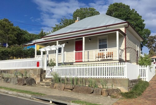 Milton - Donovans Cottage, 1870 - pet friendly