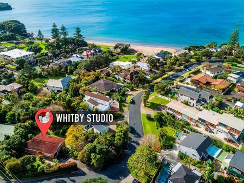 Coastal Studio in beautiful Mairangi Bay