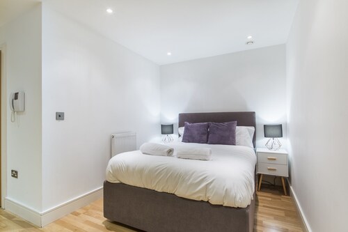 Peaceful studio apartment in the heart of Canary Wharf