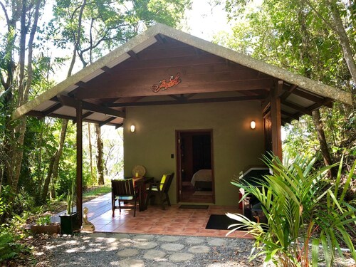 Gunnadoo - Ocean View Hut with jacuzzi private rainforest setting