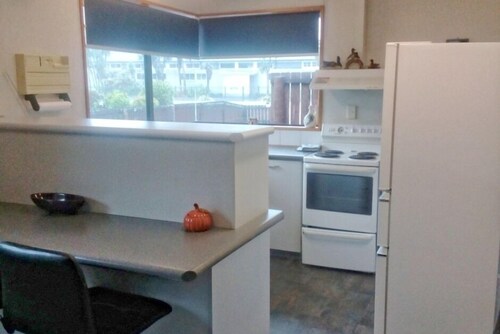 Central to Hokitika CBD and Wild Foods Venue