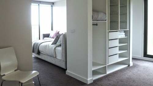 SHEARWATER : Prom Views : Contemporary Design : Wood Heater : Full Linen : WiFi