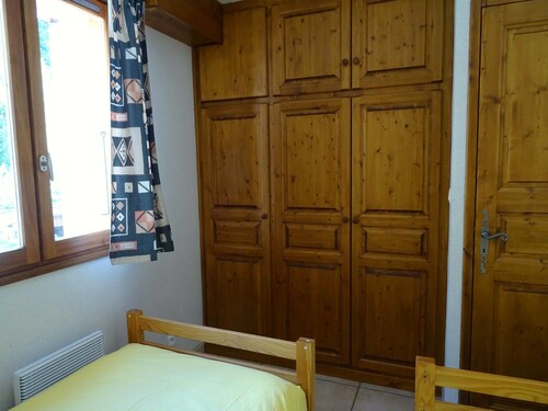 Apartment 6 people + south facing balcony + Pool and Jacuzzi