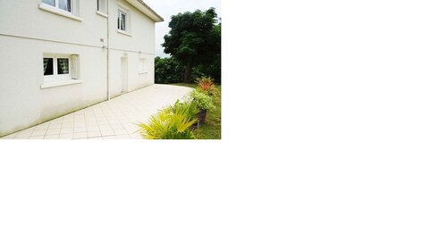 Country house with wonderful view over the Lot valley