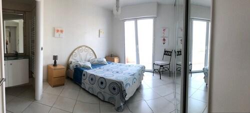 Royal Palm Beachfront Apartment