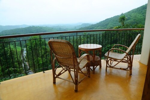 Jungle Edge Resort
