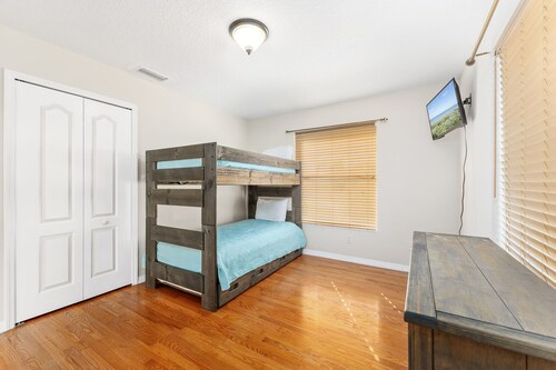 Sunshine Beach, 3 Bedrooms, Private Pool, WiFi, Pet Friendly, Sleeps 8