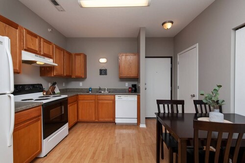 Peaceful Ames Oasis near ISU & Parks Nearby